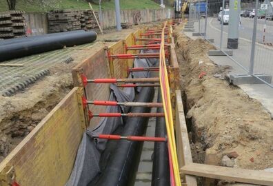 Výstavba tepelného napaječe Libeň – Holešovice (úsek Železničářů – areál THOL)